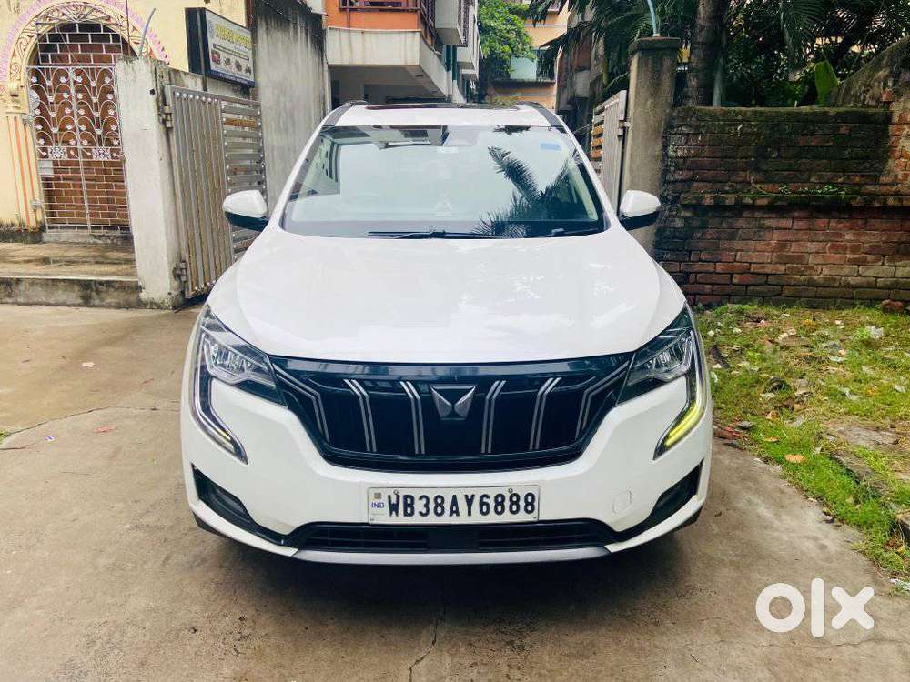 Mahindra Xuv700 2.0 Ax 7 Petrol Mt Str, 2022, Petrol