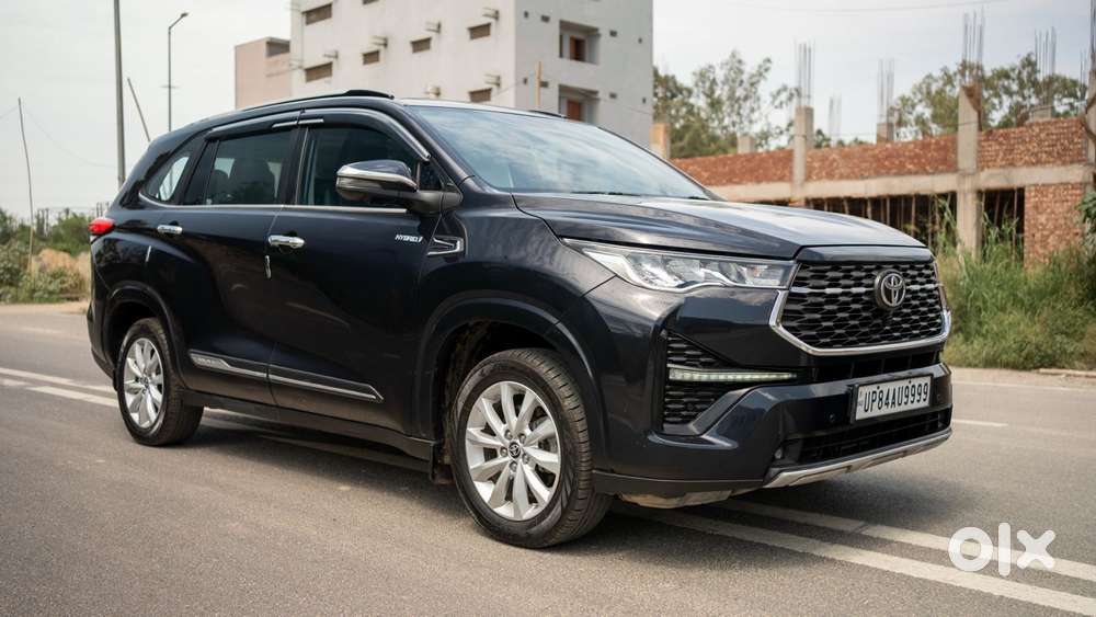 Toyota Innova Hycross 2.0 Vx (o) Hybrid 8 Str, 2024, Petrol