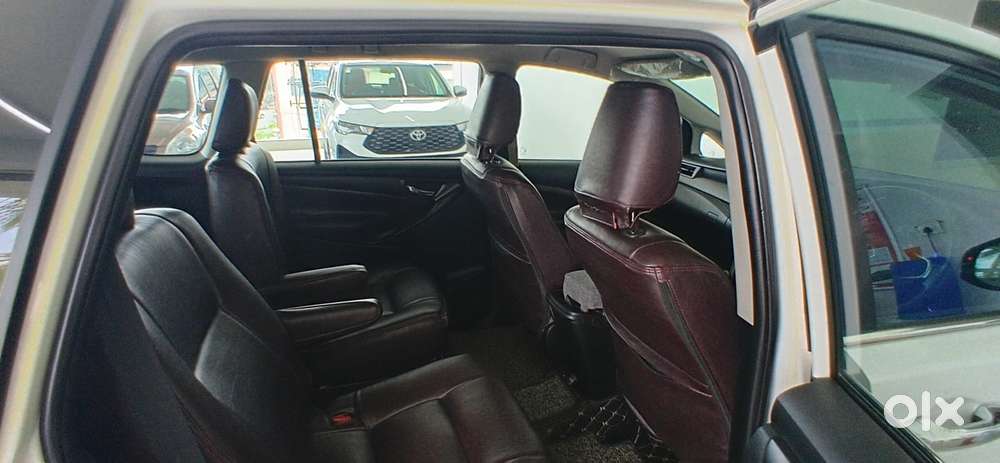 Toyota Innova Crysta 2.4 G Mt, 2023, Diesel