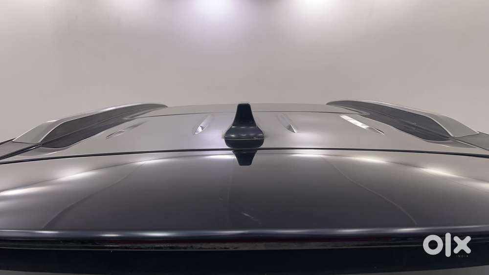 Mahindra Xuv700 2.0 Ax 7 Petrol At Luxury Pack Str, 2022, Petrol