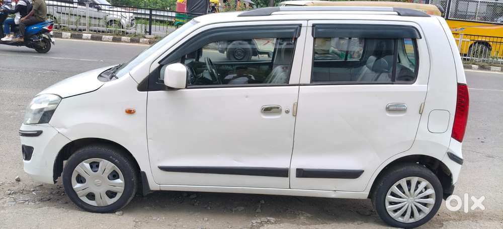 Maruti Suzuki Wagon R Vxi Opt 1.2, 2017, Petrol