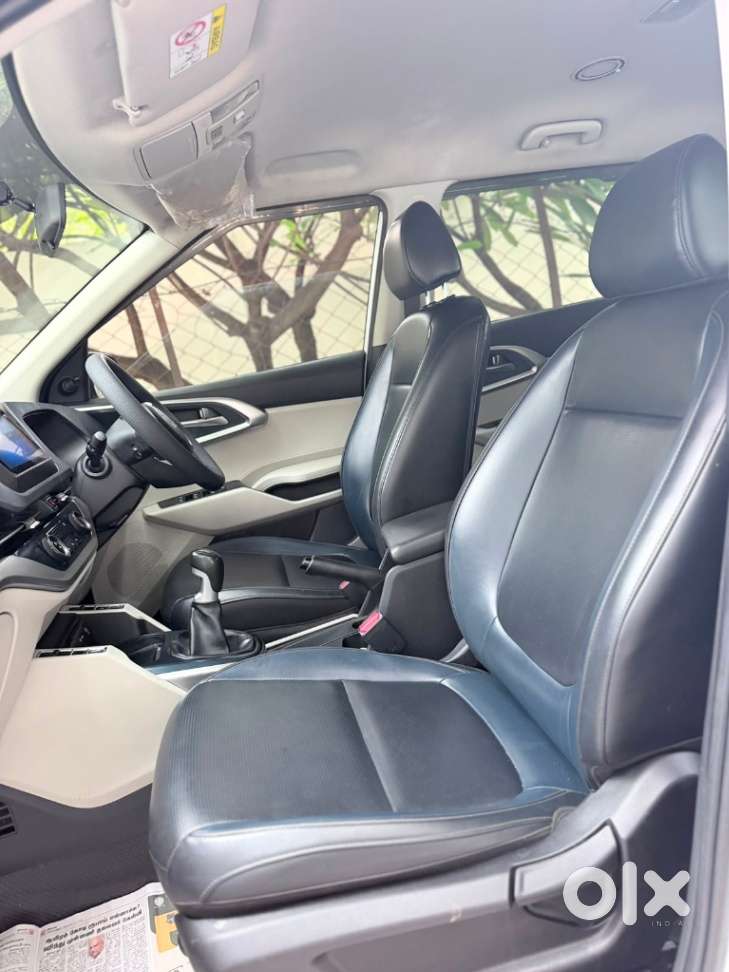 Kia Carens G 1.5 6mt Premium (o) 7-seater, 2023, Petrol
