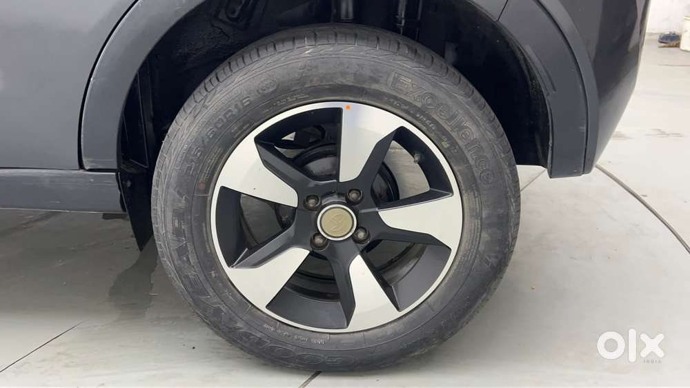 Tata Nexon 1.2 Revotron Xza Plus (l), 2019, Petrol