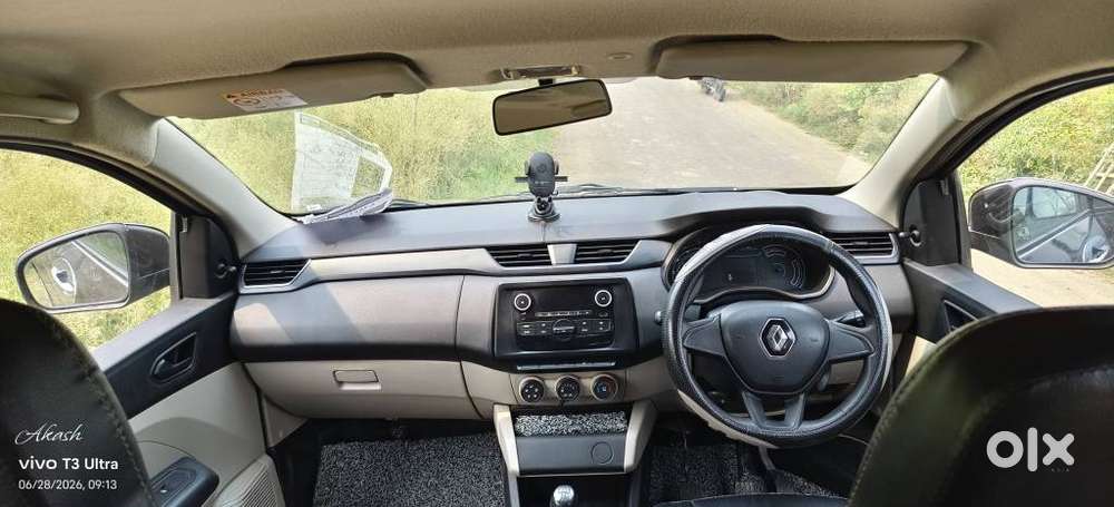 Renault Triber Rxt, 2022, Petrol