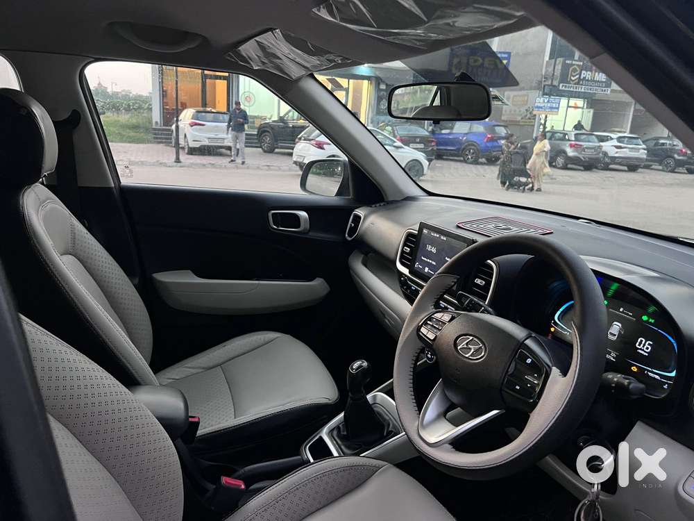 Hyundai Venue 1.0 S (o) Turbo Dct, 2022, Petrol