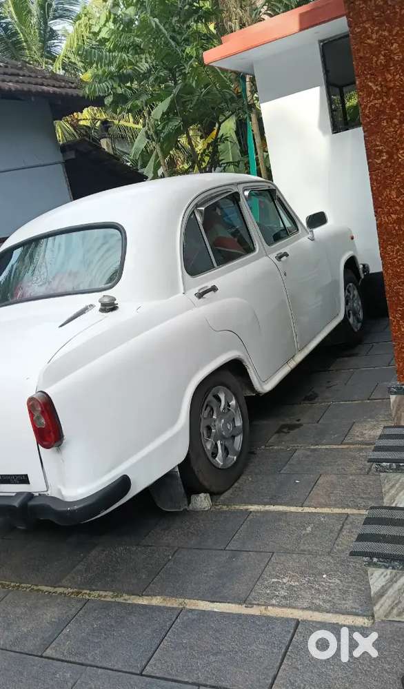 Ambassador Classic 1500 1999