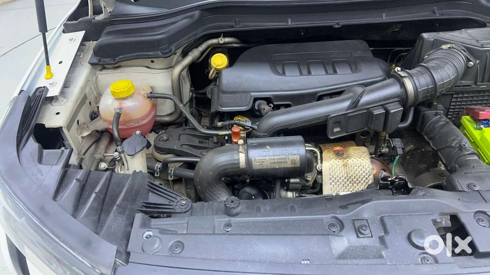 Mahindra Xuv300 1.2 W6 Amt Petrol, 2021, Petrol