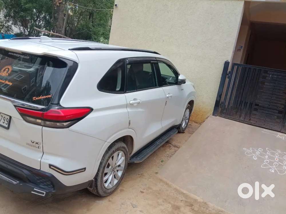 Toyota Innova Hycross 2023 Hybrid Car