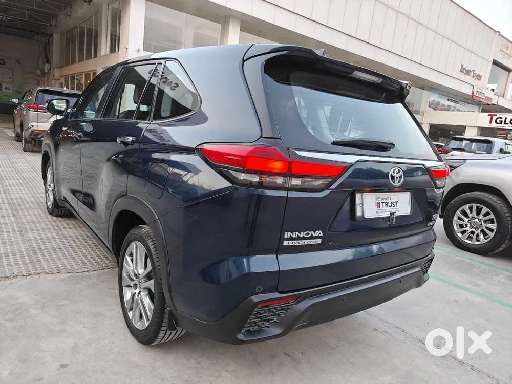 Toyota Innova Hycross 2.0 Zx Hybrid 7 Str, 2024, Petrol