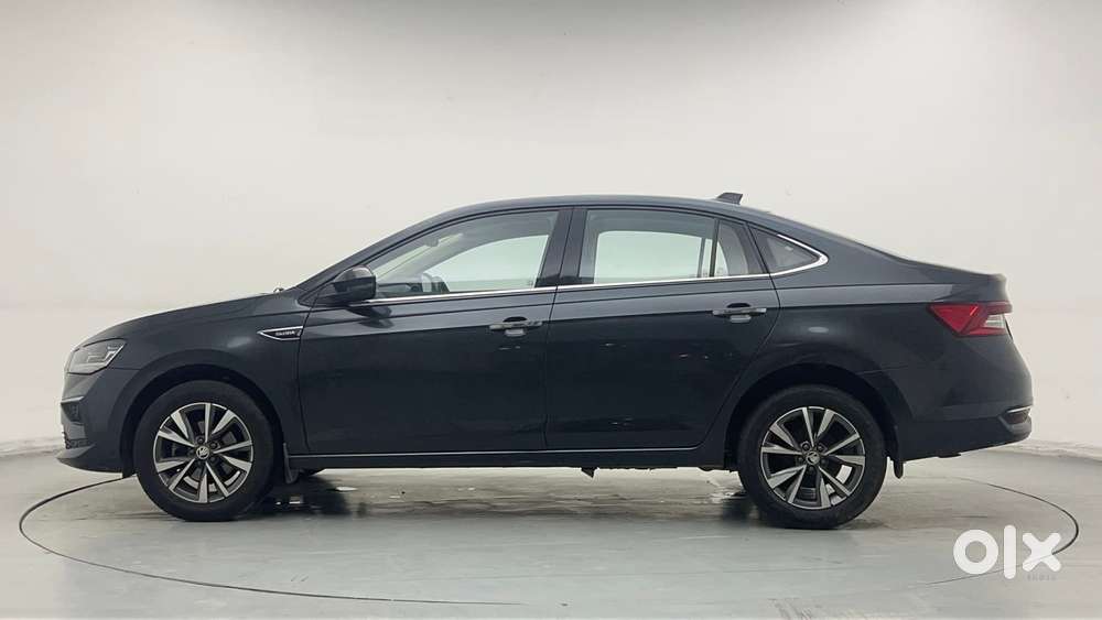 Skoda Slavia Style 1.0l Tsi Mt, 2023, Petrol