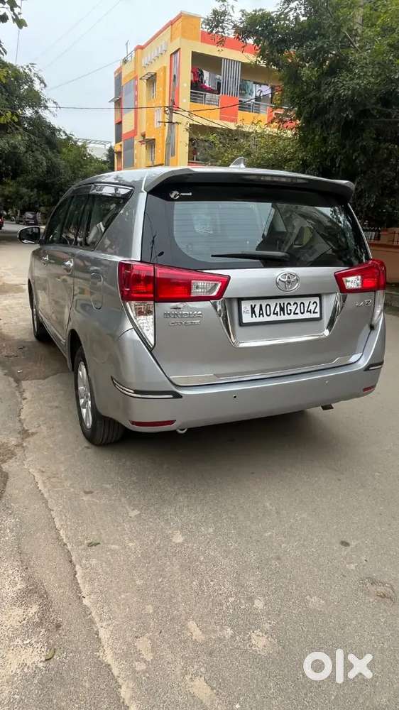 Toyota Innova Crysta 2017 Petrol 125000 Km Driven