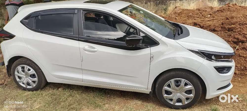 Tata Altroz 2025 Petrol Well Maintained 9,000 Driven 1st Onwer