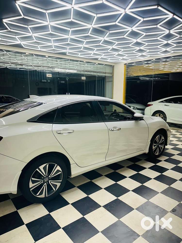2019 Honda Civic Petrol Automatic 76000 Km
