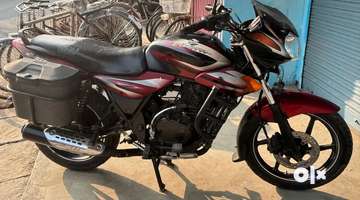 Discover 135cc bike hotsell