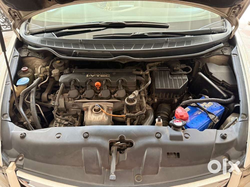 White Honda Civic. 1.8l Mt. 2010.