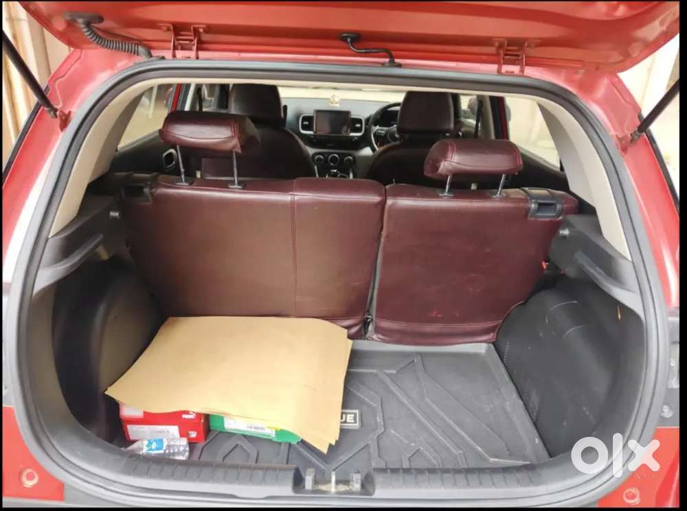 Hyundai Venue 2022 Petrol 61500 Km Driven