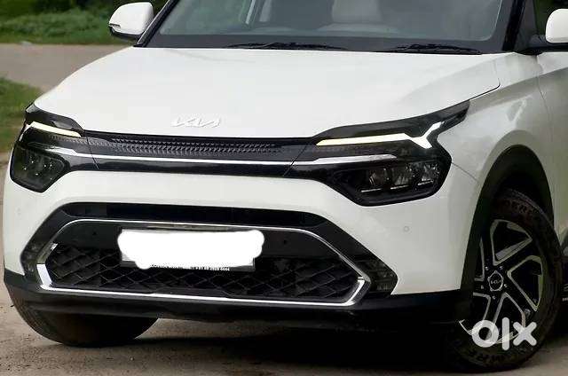 Kia Carens Top Model With Sunroof (petrol)