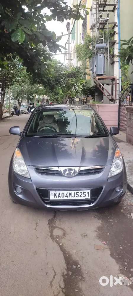 Hyundai I20 Magna Sportz 2011 With 85000 Km Driven