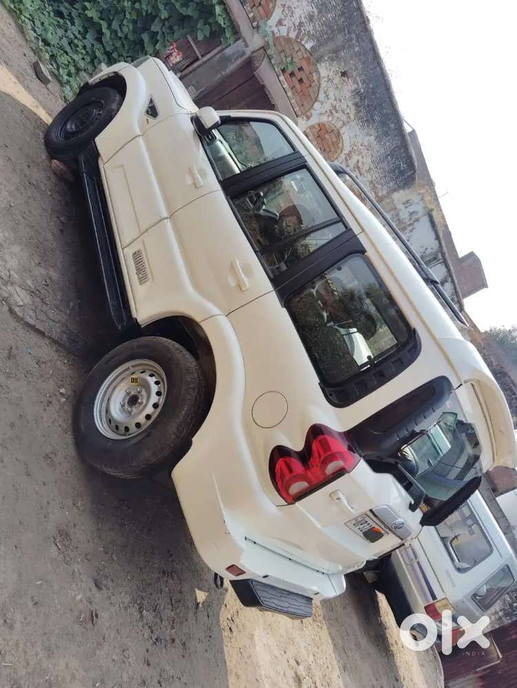 Mahindra Scorpio 2021 Petrol 102500 Km Driven