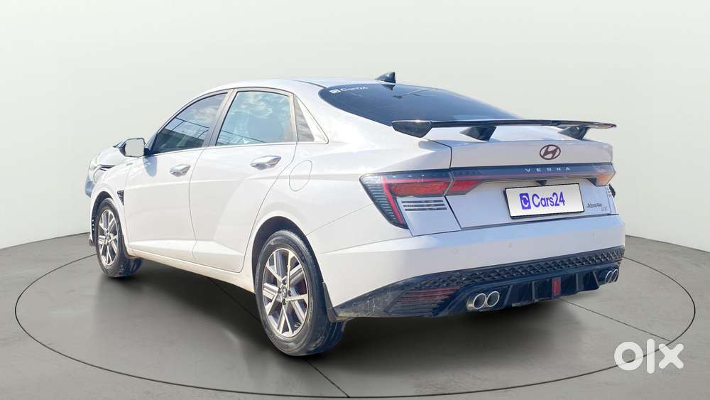 Hyundai Verna 1.5 Mpi Mt Sx (o), 2023, Petrol