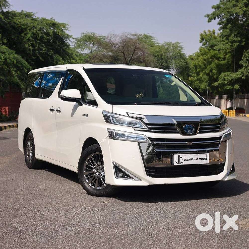 Toyota Vellfire 2.5 Executive Lounge, 2023, Petrol