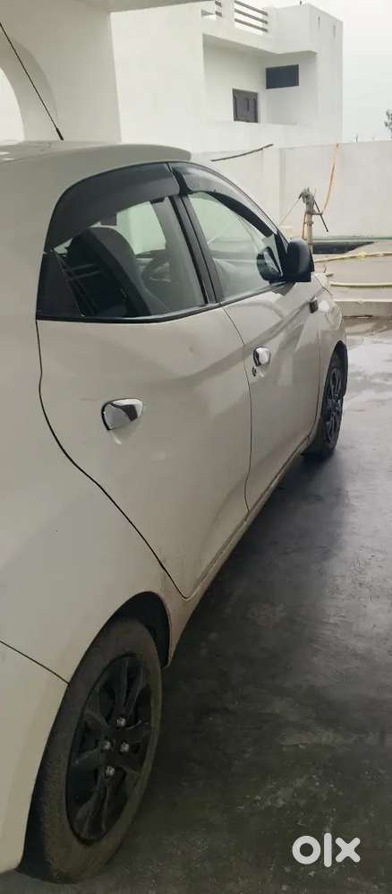 Hyundai Eon 2016 Petrol 70000 Km Driven