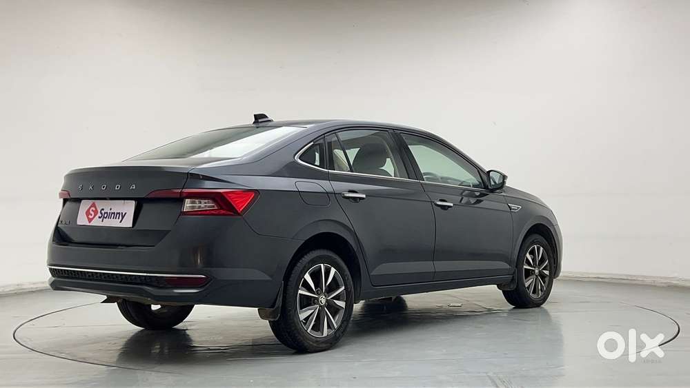 Skoda Slavia Style 1.0l Tsi At, 2023, Petrol