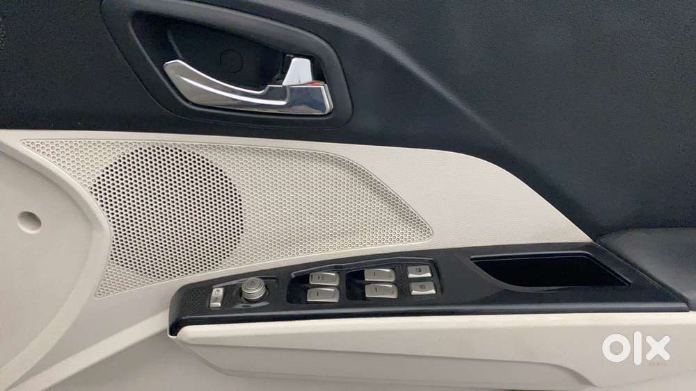 Mahindra Xuv300 W8 Option, 2019, Petrol