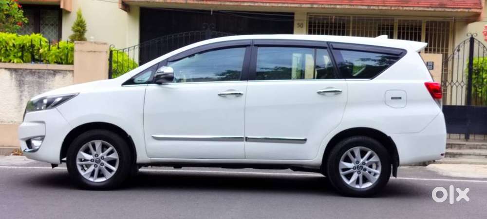 Toyota Innova Crysta 2.4 G Mt 7 Str, 2017, Diesel