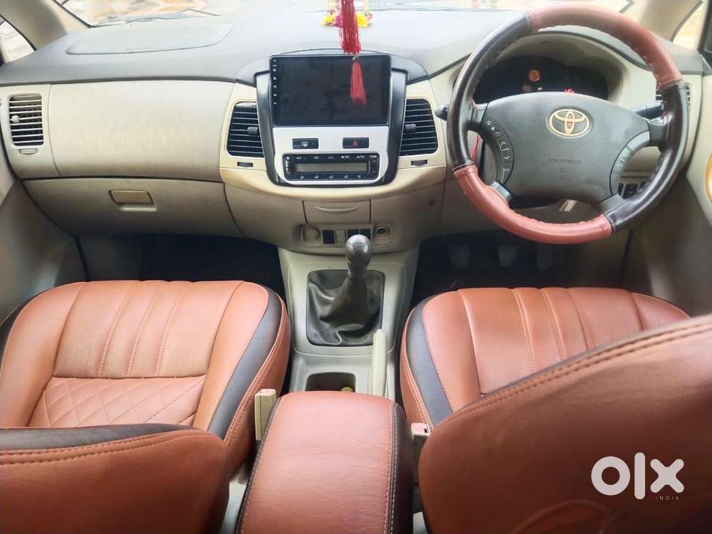 Toyota Innova 2.5 Vx 8 Str Bs-iii, 2011, Diesel