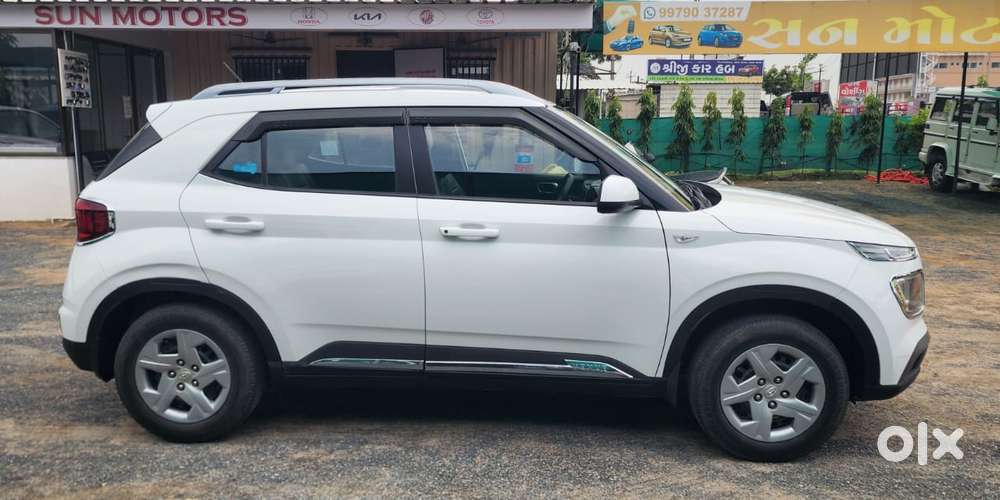 Hyundai Venue S 1.2 Petrol, 2022, Petrol