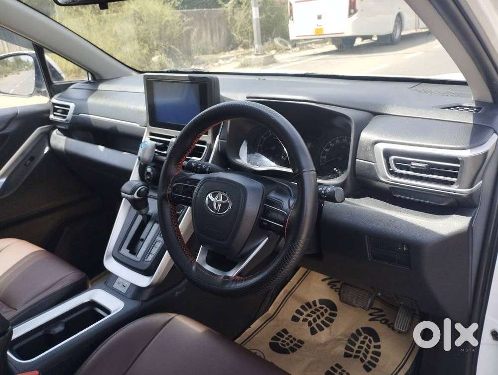 Toyota Innova Hycross 2.0 Gx 8 Str, 2024, Petrol