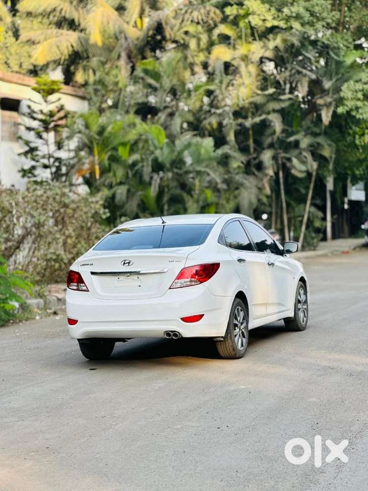Hyundai Fluidic Verna 2013 October