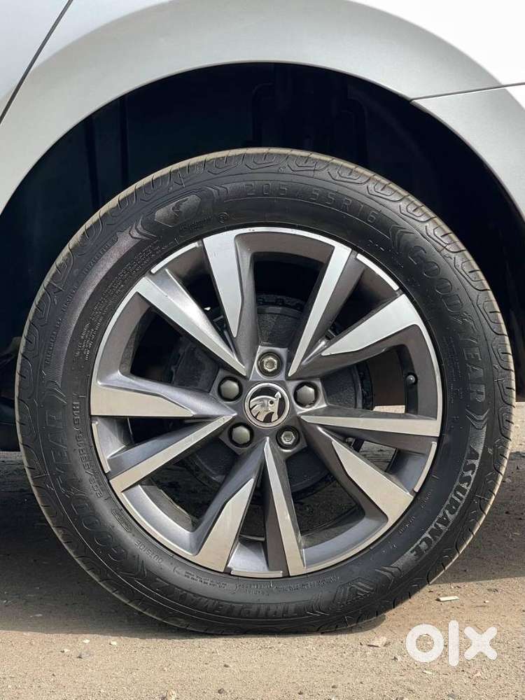 Skoda Slavia 1.5 Tsi Style At, 2023, Petrol