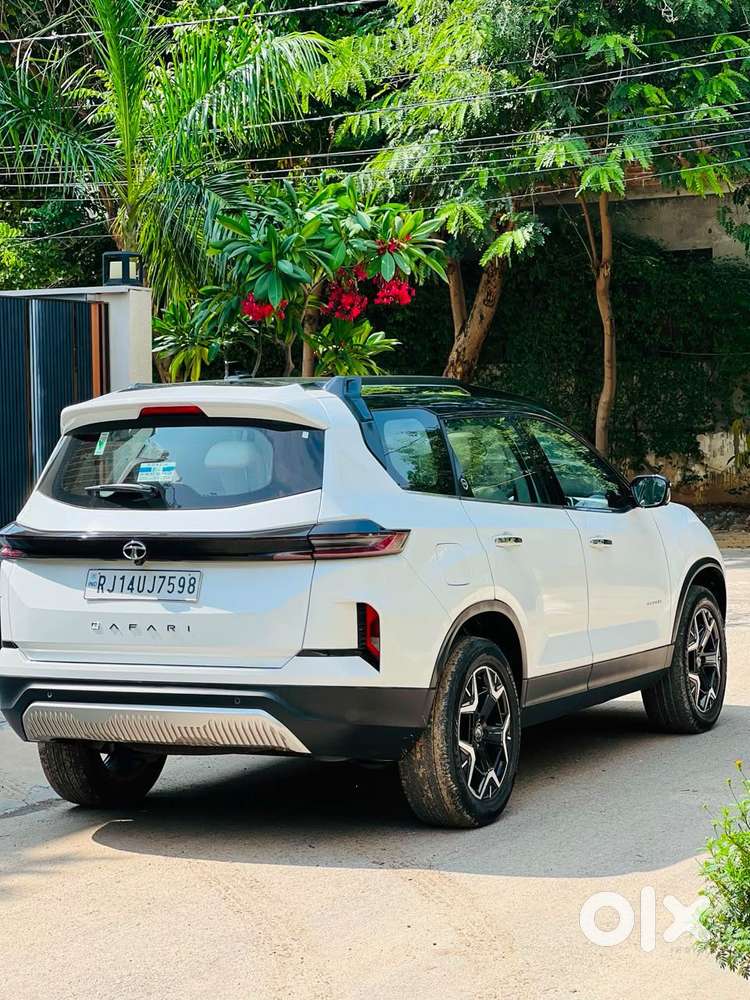 Tata Safari Accomplished Plus 6 Str Dual Tone, 2023, Diesel