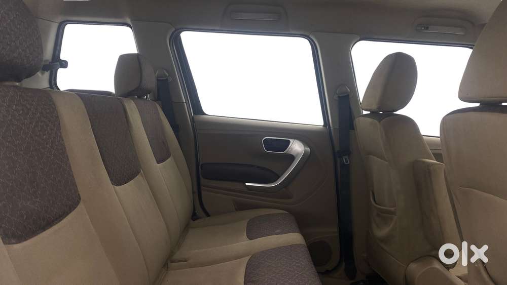 Mahindra Tuv 300 Mhawk100 T8, 2015, Diesel