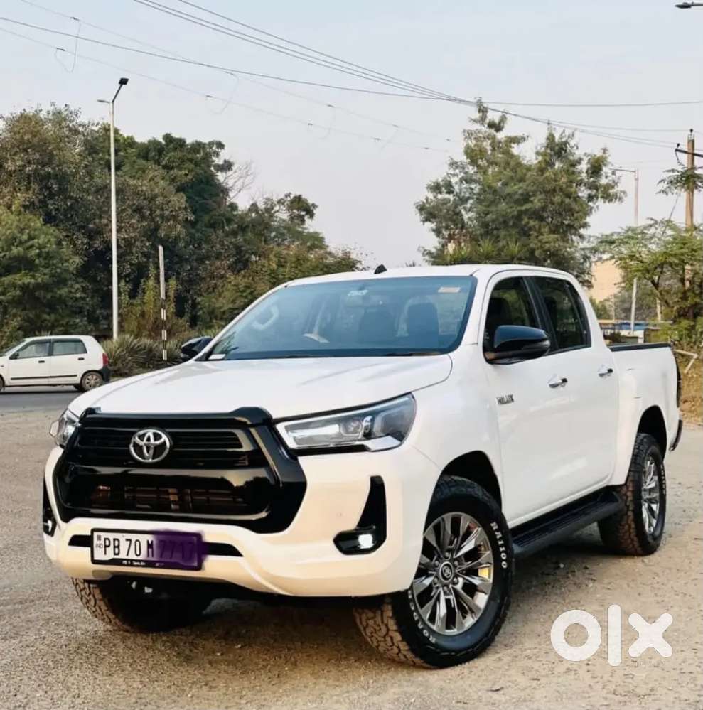 Toyota Hilux 2025 Diesel 20480 Km Driven