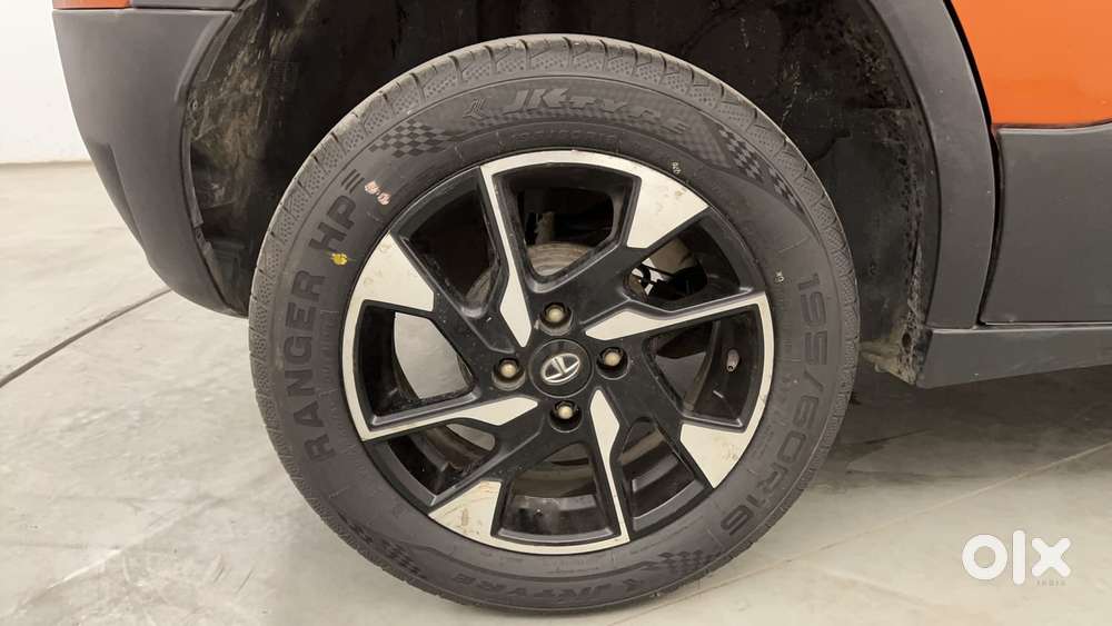 Tata Punch 1.2 Revotron Creative Dual Tone, 2021, Petrol