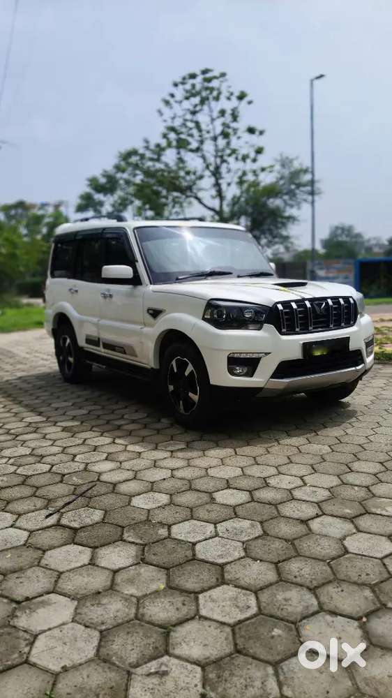 Mahindra Scorpio 
S11
2023 Model 
Manual 
Diesel 
65,000 Km Driven