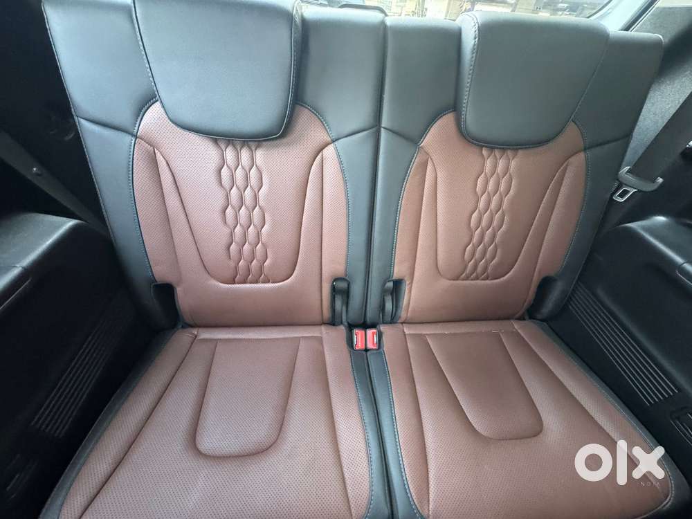 Hyundai Alcazar 2.0 Signature (o) Petrol At 6 Str Dual Tone, 2022, P..