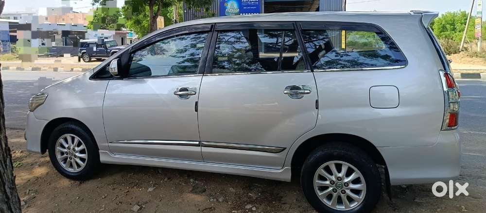 Toyota Innova 2.5 Vx 8 Seater Bs Iv, 2013, Diesel