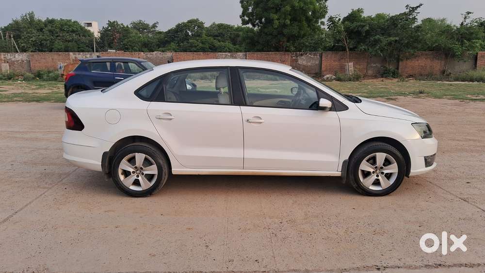 Skoda Rapid 1.6 Mpi At Style, 2017, Petrol