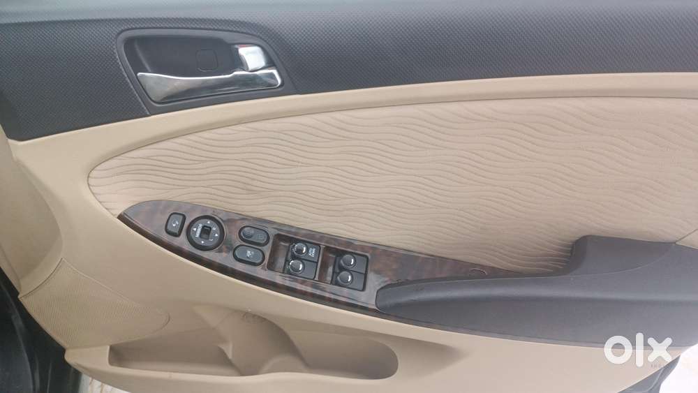 Hyundai Verna Fluidic 1.6 Vtvt Sx, 2014, Petrol