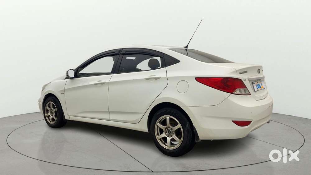 Hyundai Verna 1.6 Ex Vtvt, 2013, Petrol