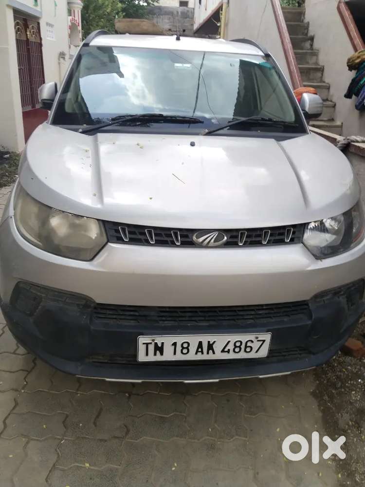 Car Kuv 100