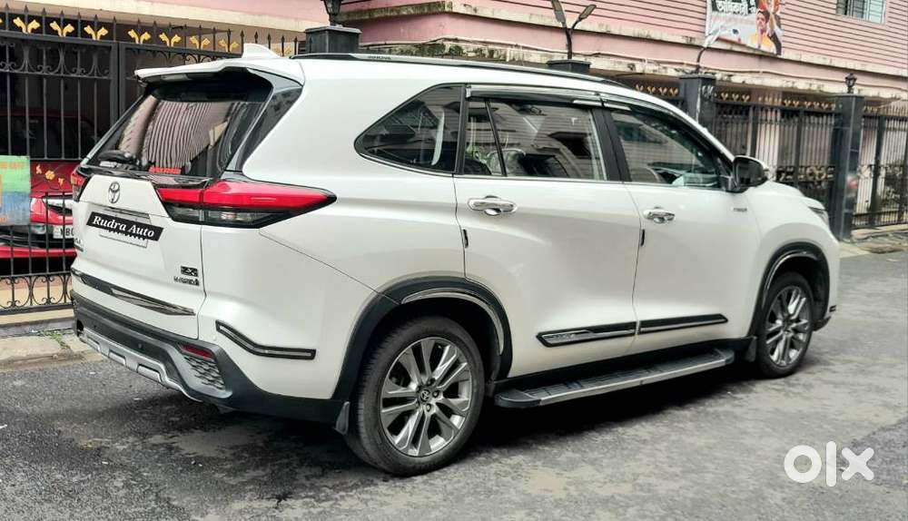 Toyota Innova Hycross 2.0 Zx Hybrid 7 Str, 2024, Cng & Hybrids
