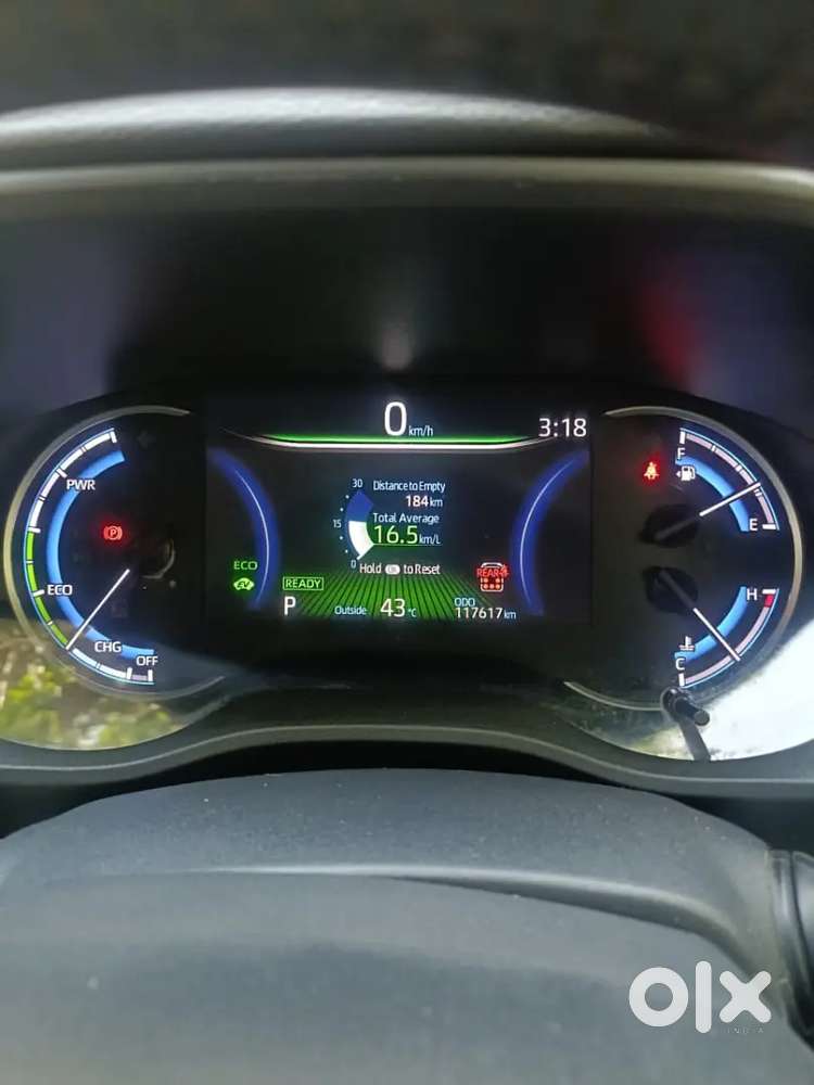 2023 Toyota Innova Hycross  Super White  Hr87  Executive - Owned