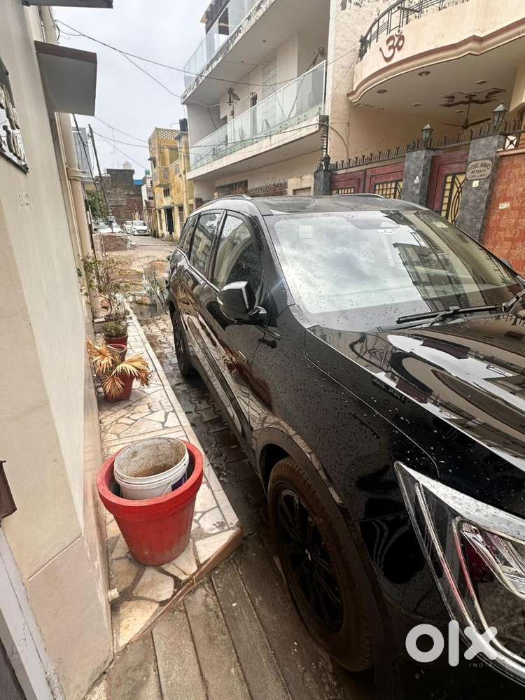Mahindra Xuv 700 Ax7, 7200 Kms, Automatic, Diesel, Ebony Edition