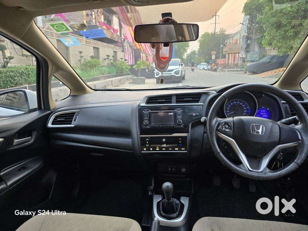 Honda Jazz V Mt Privilege, 2017, Petrol