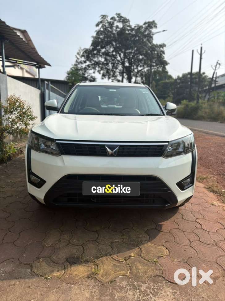 Mahindra Xuv300 W4, 2023, Petrol